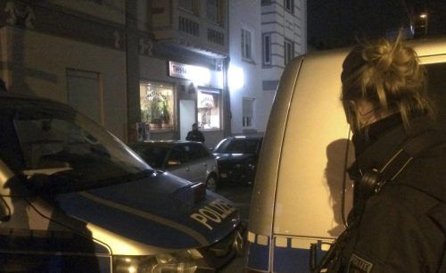 Der gesuchte Marcel H. stellte sich am Donnerstagabend in einem Schnellimbiss in Herne der Polizei.  Foto: dpa
