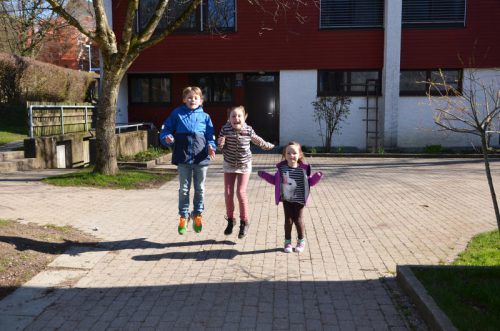 Die Kinder hoffen auf offene Spenderherzen. Foto: voki