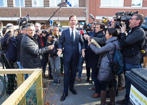 Die Partei von Mark Rutte musste zwar Verluste hinnehmen, stand aber klar an erster Stelle. Foto: AFP