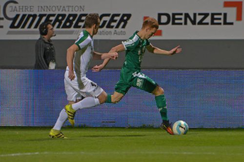 Ein Bild vom Herbst, als Christian Gebauer (rechts) mit Wattens zu Gast in Lustenau war – links Austria-Kapitän Christoph Stückler. Foto: gepa