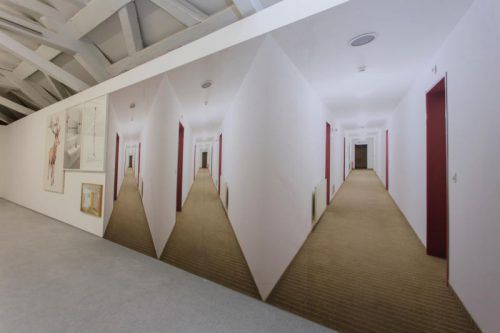 Ein halbes Jahr nach dem SilvrettAtelier Montafon wird eine Auswahl der dort entstandenen Werke in einer Ausstellung präsentiert. foto: vn/Paulitsch