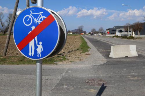 Ende April kann der Radweg freigegeben werden.  Foto: etu