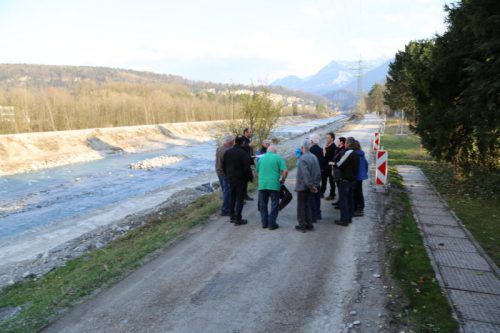 Experten informierten über den Baufortschritt an der Ill. Foto: etu