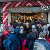 Alle wollen zum neuen C&A
