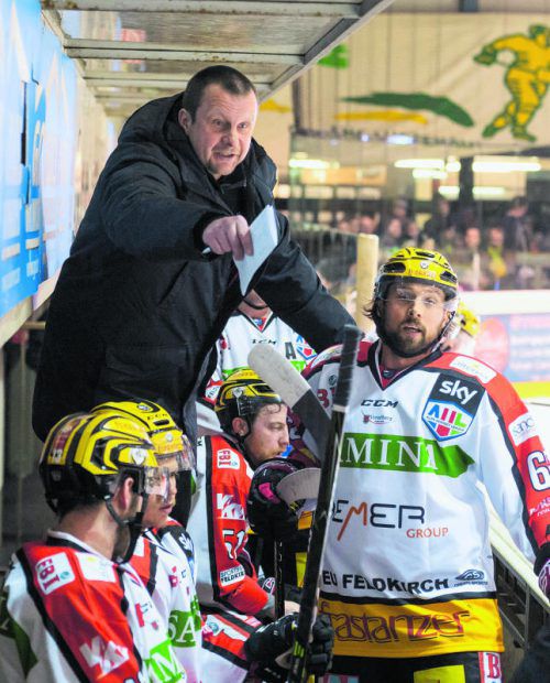 Für Michael Lampert steht seine Doppelfunktion als Trainer und Manager auf dem Prüfstand. Foto: stiplovsek