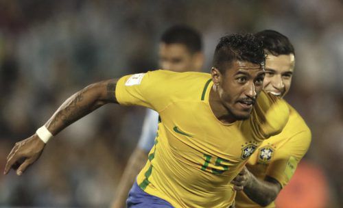 Gleich dreimal traf Paulinho (Bild) bei Brasiliens Auswärtserfolg in Montevideo über Uruguay. Foto: ap