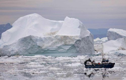 Grönlands Eiskappen schmelzen rapide: Der jährliche Verlust ist heute dreimal so groß als noch vor dem Jahr 1997. Foto: AP