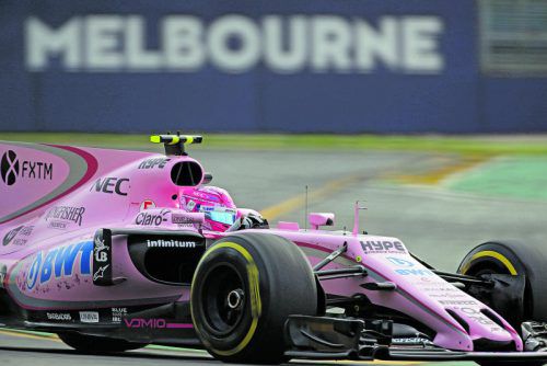 In Rosa gehalten und mit BWT ein österreichischer Sponsor: Force India fällt auf. Foto: gepa