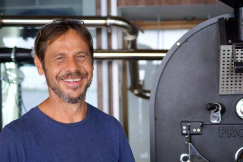 Kaffee ist aus Dietmar Hartmanns Leben nicht wegzudenken – irgendwann will er ihn auch selber rösten. Foto: hartmann