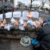 Ein Gabenzaun hilft obdachlosen Menschen