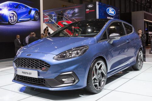 KraftzwergDer Ford Fiesta ist ein Dauerbrenner. In Genf feiert jetzt die achte Generation des Kleinwagens Premiere. Topmodell der Baureihe ist der Fiesta ST, der jetzt satte 200 PS leistet und ab Anfang nächsten Jahres zu den Händlern kommen wird.