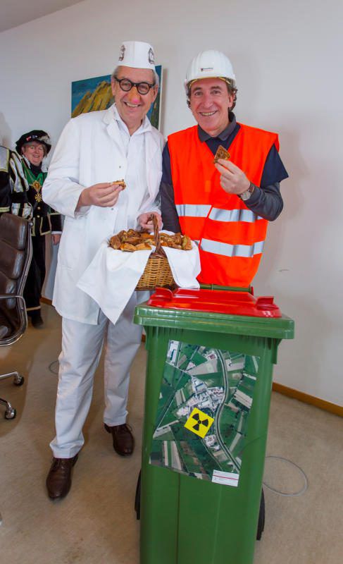 Kreative Kostüme: Karlheinz Rüdisser als Ölz-Bäcker und Johannes Rauch als Müllmann von Häusle.