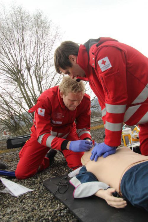 Lustenauer RK-Sanitäter bei einer Einsatzübung. Foto: Vlach
