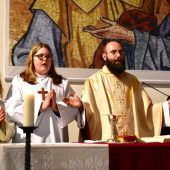 Messen mit Neupriester