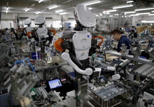ÖGB-Chef Foglar hat am Montag eine Robotersteuer gefordert. Die Lohnnebenkosten müssten dafür sinken, sagt er. FOTO: REUTERS