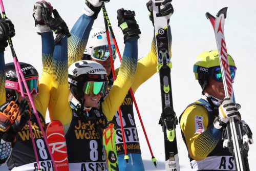 Schwedens Team jubelt nach dem Sieg im Nationenbewerb beim Weltcupfinale in Aspen. Foto: gepa
