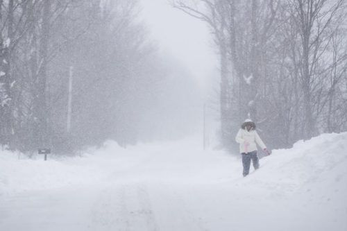 „Stella“ ist in den Osten Kanadas weitergezogen und hat die Region weitgehend lahmgelegt. Foto: AFP