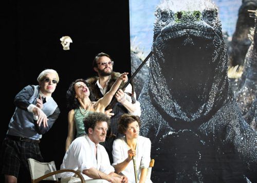 Szene aus „Galápagos“ von Felix Mitterer im Theater an der Josefstadt. Foto: APA