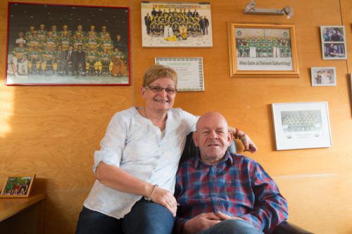 Waren nie ohne einander: Gertraud Holzer und ihr jüngerer, geistig gehandicapter Bruder Gerry Schreiber. Foto: VN/HARTINGER
