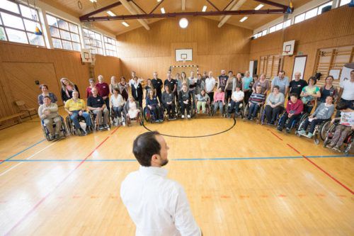 Zum Ende eines anstrengenden Tages gehörte für Teilnehmer und Tanztrainer natürlich noch ein Gruppenbild.