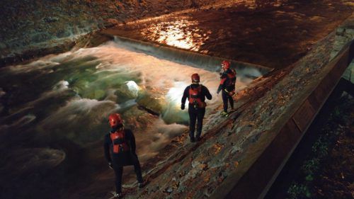Auch die Wasserrettung machte sich auf die Suche im Bereich der Gewässer Litz und Ill. Foto: Feuerwehr Schruns