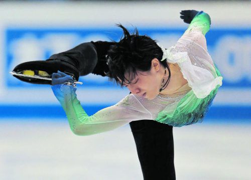 Auf Gold und zweimal Silber folgte wieder Gold: Yuzuru Hanyu lief in Helsinki mit einem Kür-Weltrekord zum WM-Titel.  Foto: ap