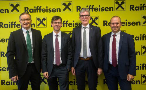 Aufsichtsratsvorsitzender Andreas Dorner, Risikovorstand Michael Alge, Vorstandsvorsitzender Wilfried Hopfner, Finanzvorstand Jürgen Kessler. Foto: VN/Steurer