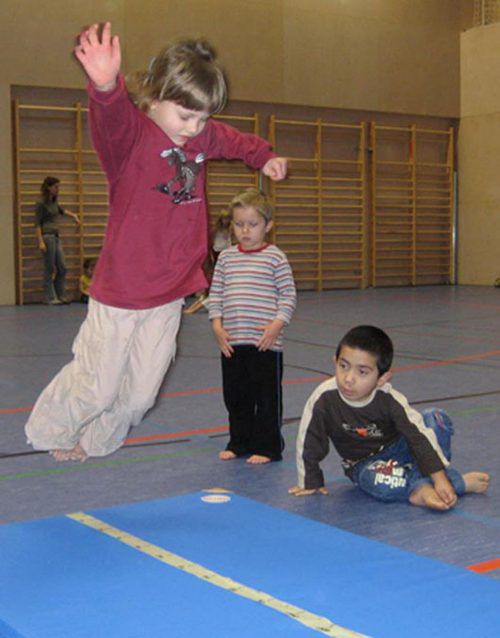 Beim Eltern-Kind-Turnen gibt es zwei Kursangebote. FOTO: TF
