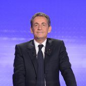 Sarkozy stimmt im Wahl-Finale für Macron