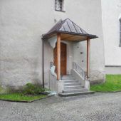 Vandalen vor der Sakristei