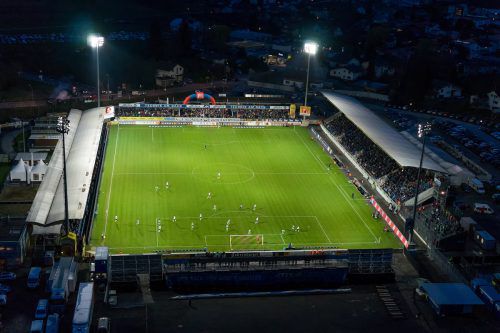 Der weitere Ausbau des Stadions im Schnabelholz sorgt für Unstimmigkeiten in der Gemeindepolitik. Foto: Stiplovsek