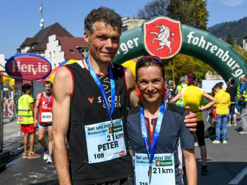 Die beiden Halbmarathon-Landesmeister 2017: Peter Loacker und Sandra Urach.