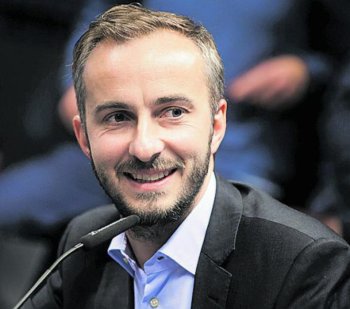 Er scherzte über deutschen Humor und lästerte über Trump.  Foto: ap