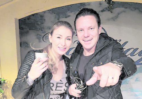 Es sei ein Vorteil, dass Anna-Carina und er im Musikgeschäft tätig seien, betonte Mross. Foto: Facebook