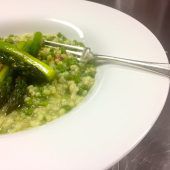 Gerstenrisotto mit Erbsen und Bärlauch