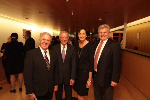 Gäste beim Festabend: Russ-Preis-Träger Günther Lampert (l.) mit Alt-LH Herbert Sausgruber und Landesrätin Bernadette Mennel. Fotos: ame