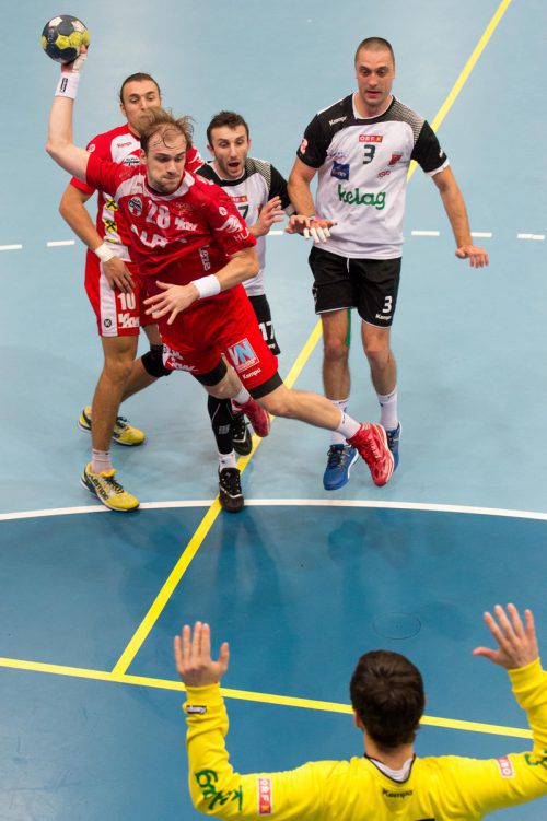 Hard-Spielmacher Gerald Zeiner tauscht in der EM-Quali das rote Trikot seines Vereins mit jenem des Nationalteams. Foto: VN/STiplovsek