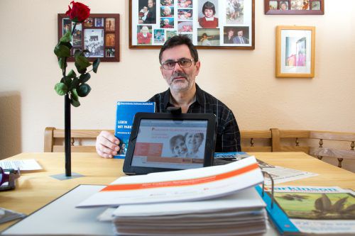 Helmut Schatz ist es ein Anliegen, dass sich Parkinson-Betroffene, aber auch andere mit der Krankheit auseinandersetzen. Foto: vn/steurer