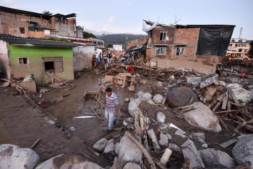 Hochwasser und Erdrutsche haben in Peru unzählige Häuser und Wohnungen zerstört. Viele Menschen wurden obdachlos. Foto: AFP