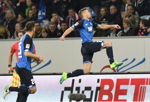 Hoffenheims Andrej Kramaric ist kaum einzufangen. Der Kroate erzielte den Siegtreffer im Bundesligaschlager gegen den FC Bayern. Foto: afp