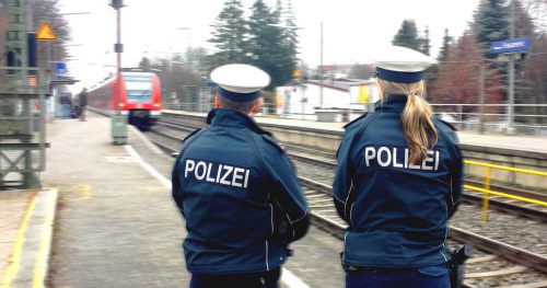 Lindauer Schleierfahnder waren am Wochenende am Bahnhof zu Kontrollen unterwegs.  Foto: Bundespolizei