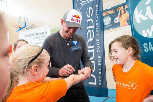 Skisprung-Olympiasieger Thomas Morgenstern bei „kick mit“ in Salzburg. Foto: Marc Stickler