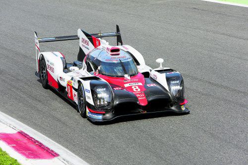 Toyota gewann zwar den WEC-Saisonauftakt in Silverstone, hat mit Porsche aber einen harten Konkurrenten. Foto: Noger