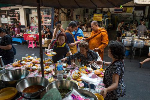 Traditionelle Straßenküchen wie diese könnte es in Bangkok schon bald nicht mehr geben.  Foto: AFP