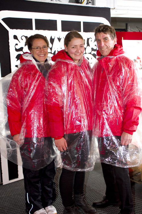 Wetterfestes Ordnerteam: v.l.: Judith Schlor, Raphaela Leeb und Orlando Bücheler.