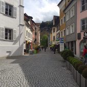 Gasse am Fuße der Schattenburg