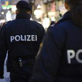 Mit Glühwein gegen Polizei