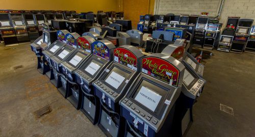 Zwischen 1. Jänner und 18. Oktober beschlagnahmten Polizisten in Vorarlberg 372 Glücksspielautomaten und vier Wettterminals.  VN/Paulitsch