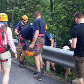 Junge Wandergruppe nach Erdrutsch gerettet