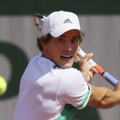 Thiem in Paris weiter